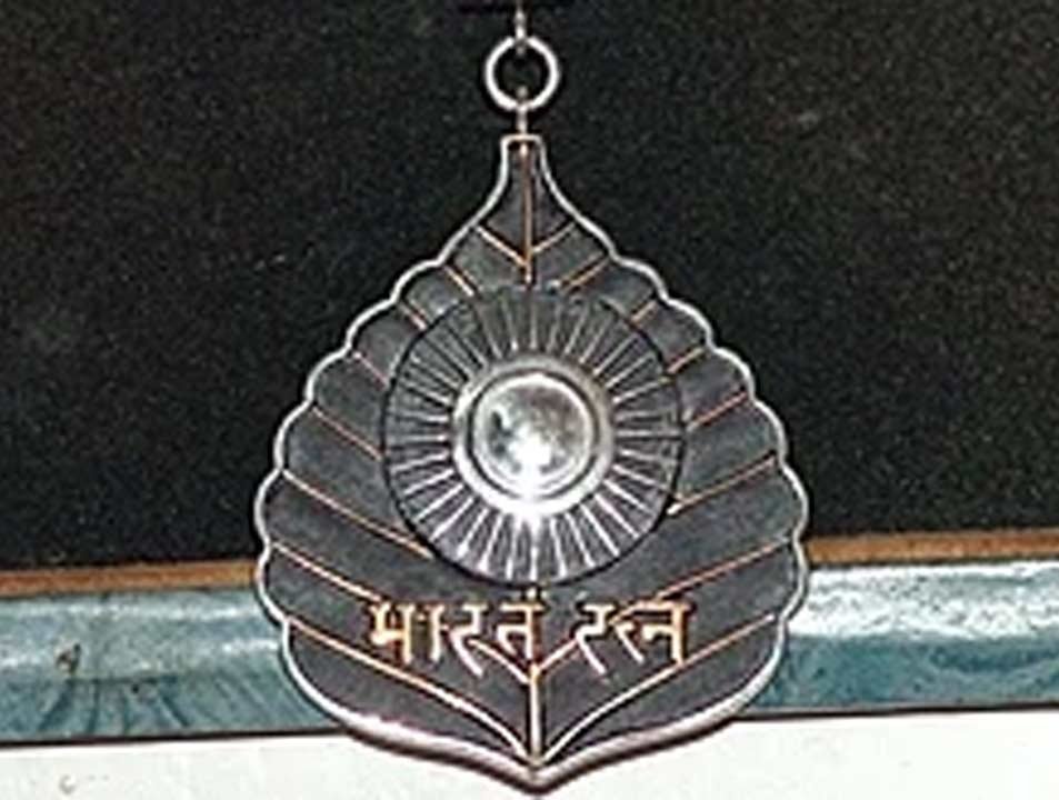 Bharat Ratna, India's highest civilian award, will be conferred on LK Advani